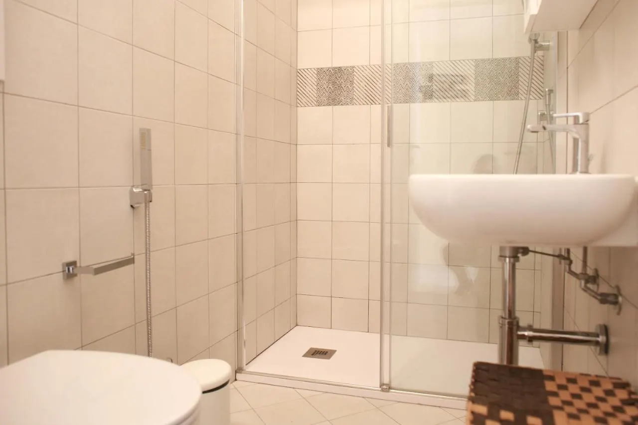 Bnbutler - Farini - Beautiful One Bedroom Apartment - Central Milan